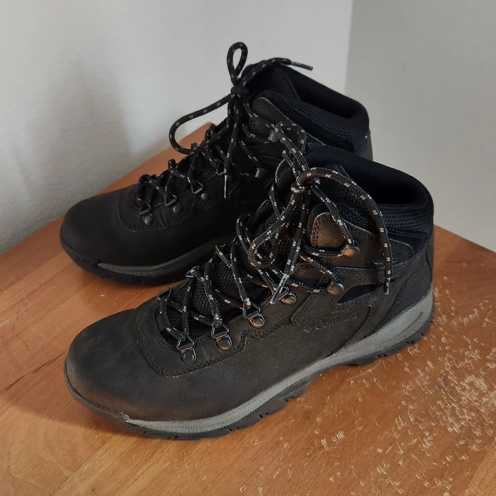 Columbia Men's Yoncalla Mid Waterproof Hiking Boots - Black, Size 8